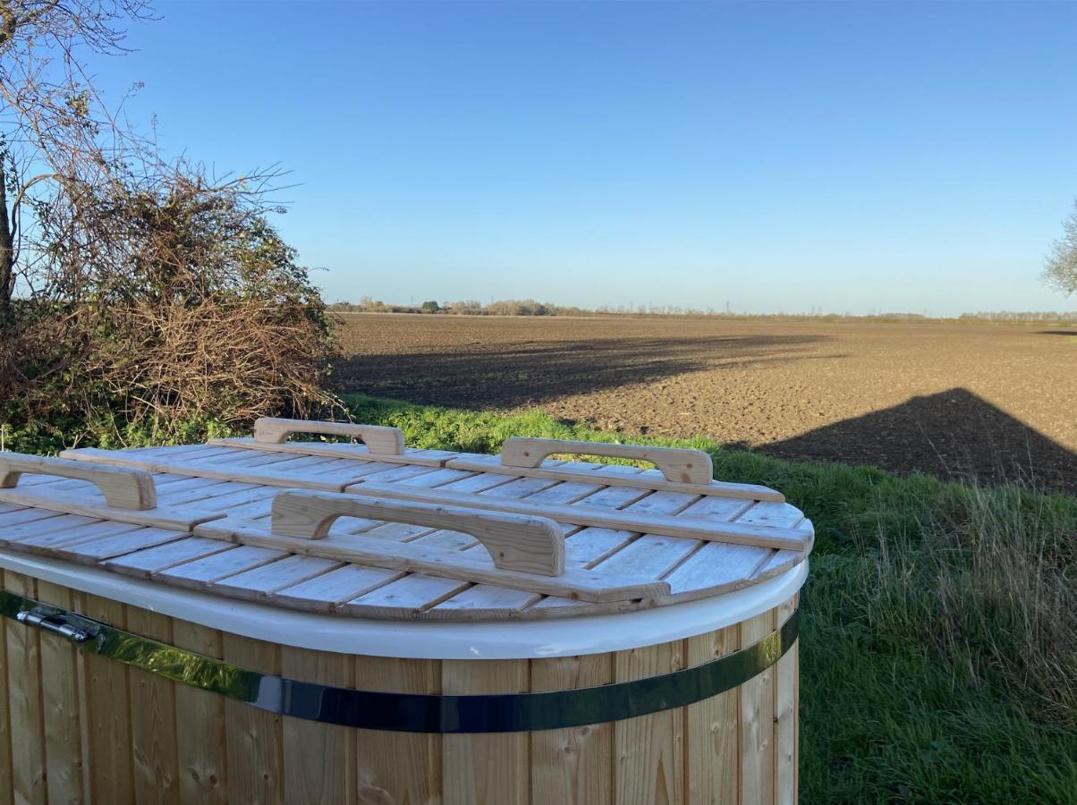 Fen Meadows Glamping - Luxury Cabins And Bell Tents Cambridge  Exteriér fotografie