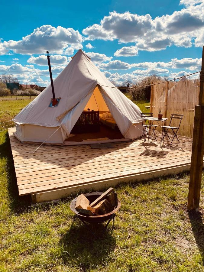 Fen Meadows Glamping - Luxury Cabins And Bell Tents Cambridge  Exteriér fotografie