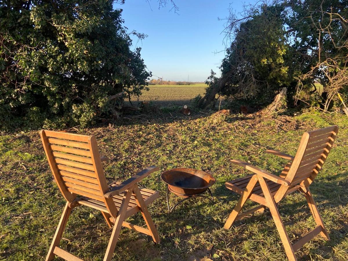 Fen Meadows Glamping - Luxury Cabins And Bell Tents Cambridge  Exteriér fotografie
